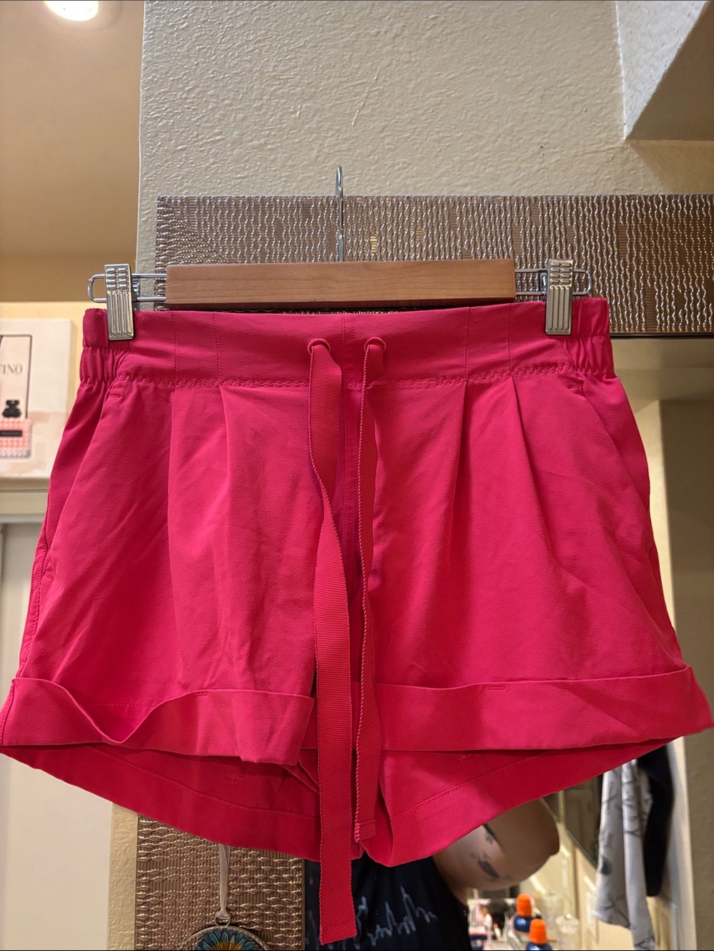 Lulu lemon 🍋 Women’s Pink Drawstring Casual Shorts